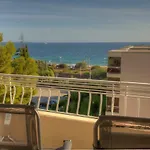 Beau 2 pièces 3 étoiles Vue Mer Garage Privé 150m plages wifi