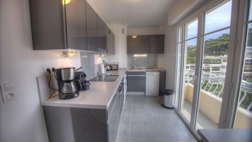 Beau 2 Pièces 3 étoiles Vue Garage Privé 150m Plages Wifi Cannes