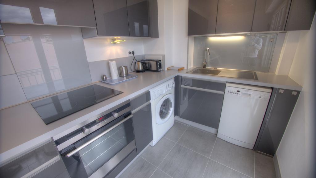 Appartamento Beau 2 Pièces 3 étoiles Vue Garage Privé 150m Plages Wifi